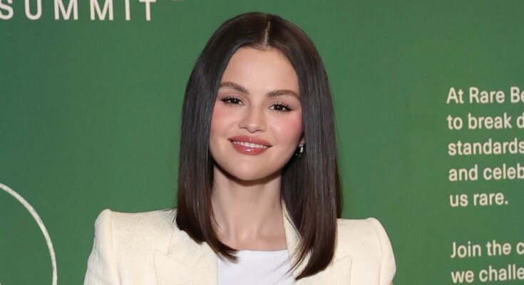 Selena Gomez Calls Co-Stars 'Knuckleheads' in Latest Interview