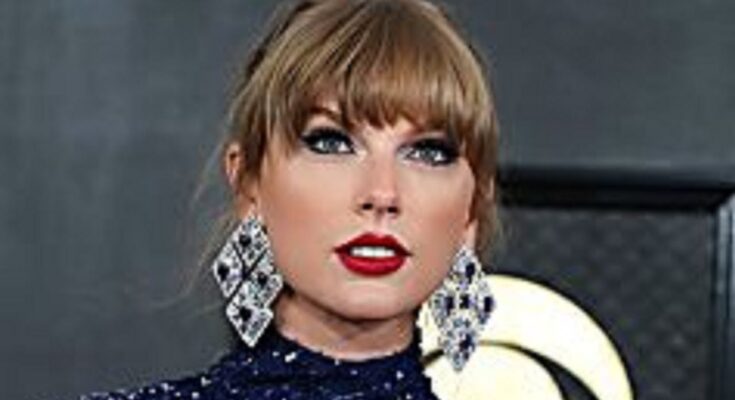 Taylor Swift, 34, Takes Off Makeup & Leaves Fans Speechless