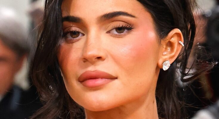 Kylie Jenner's Inappropriate Dress at Bezos' Wedding