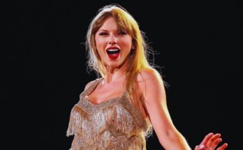 Taylor Swift Surprises Fans with