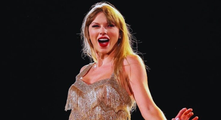 Taylor Swift Surprises Fans with