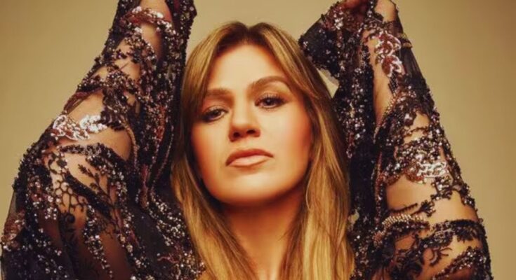 Kelly Clarkson Postpones Vegas Show Due to Vocal Strain